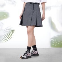 灰色