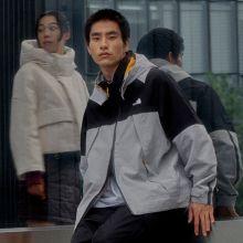 灰色