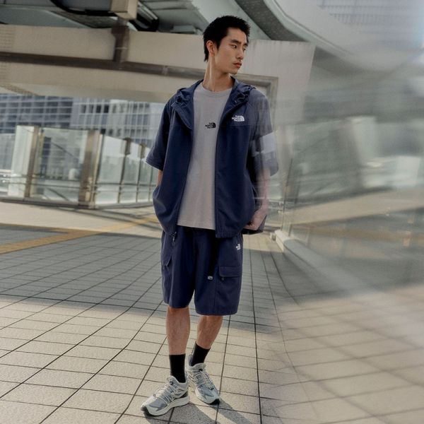 TheNorthFace北面UE男先锋设计可脱卸袖连帽防风外套23新款83P2